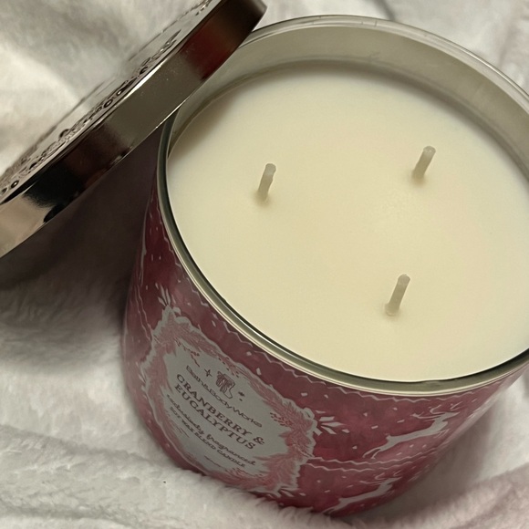 Bath & Body Works Cranberry & Eucalyptus 3-Wick Candle - Picture 2 of 4